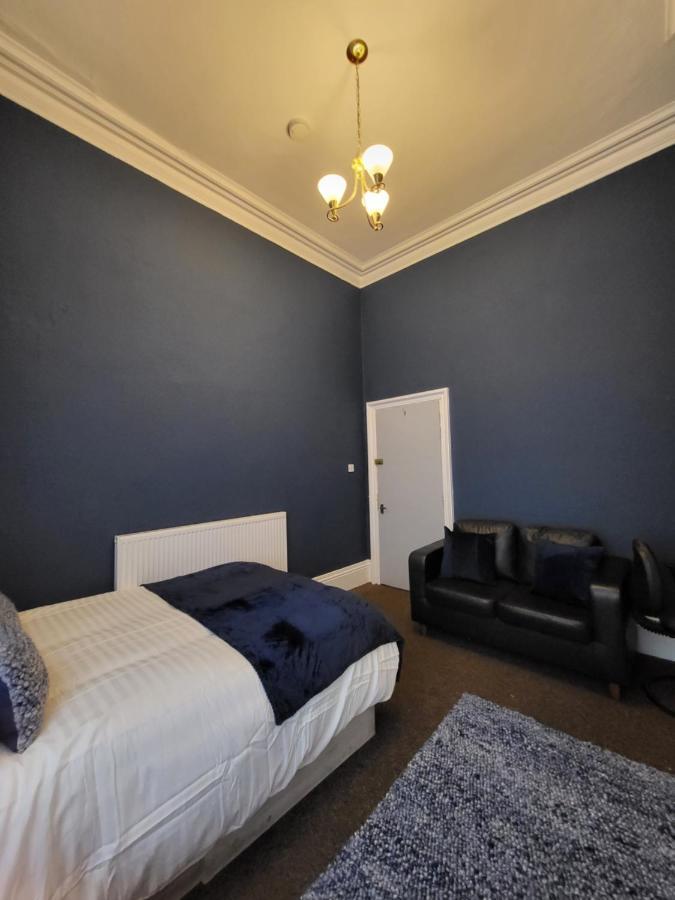 Digbeth City Centre Apartment Sleeps 12 Opposite Coach Station Birmingham Bagian luar foto